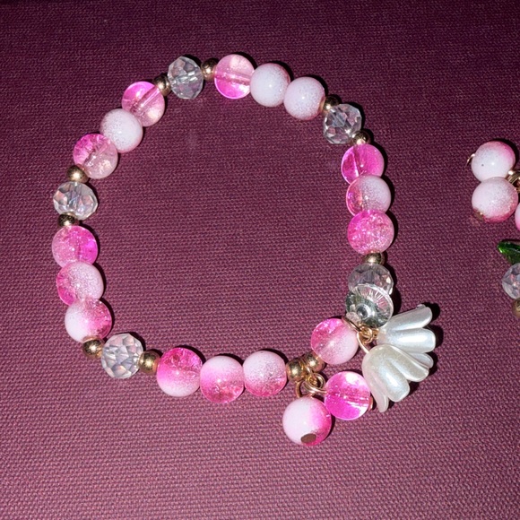 Rapunzels Lily Flower Pink Beaded Bracelet NEW - Picture 6 of 6